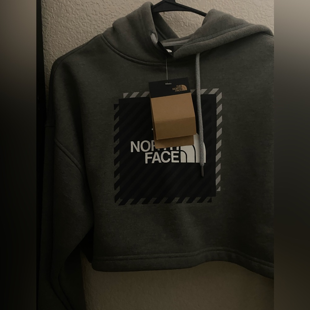BMWT The NorthFace Women’s Cropped hoodie